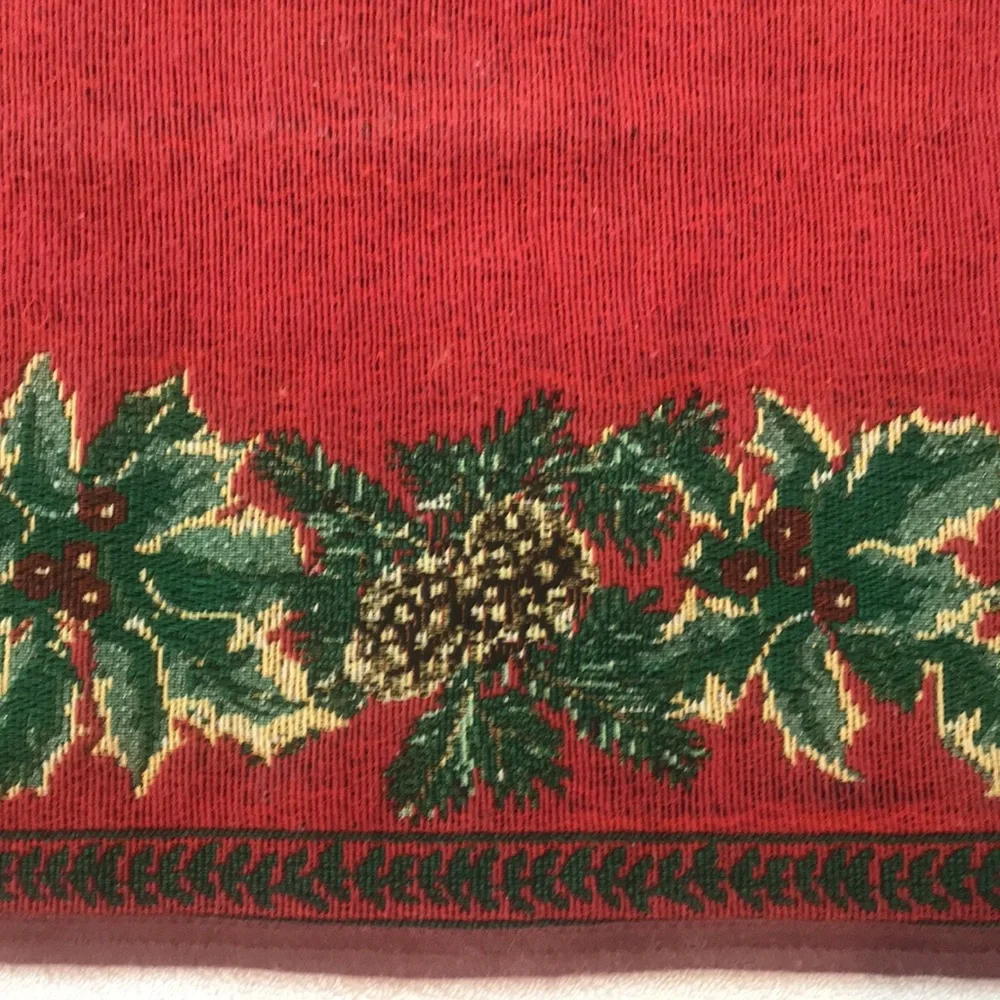 Holly & Acorn Mat